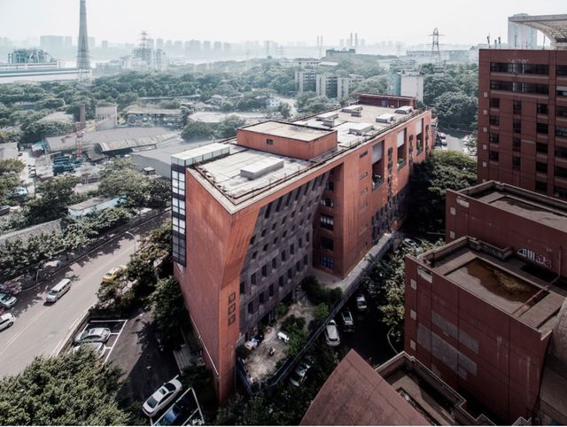 竞博官方网站牛！成都修建家刘家琨获2025普利兹克修建奖(图3)